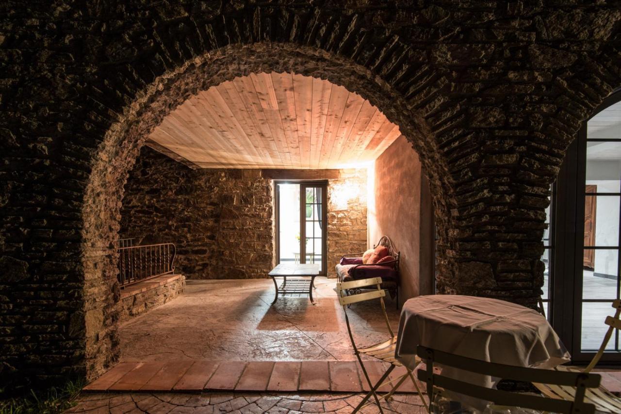 Le Mas Des Colombes Chambres D'Hotes B&B & Spa Oms Eksteriør billede